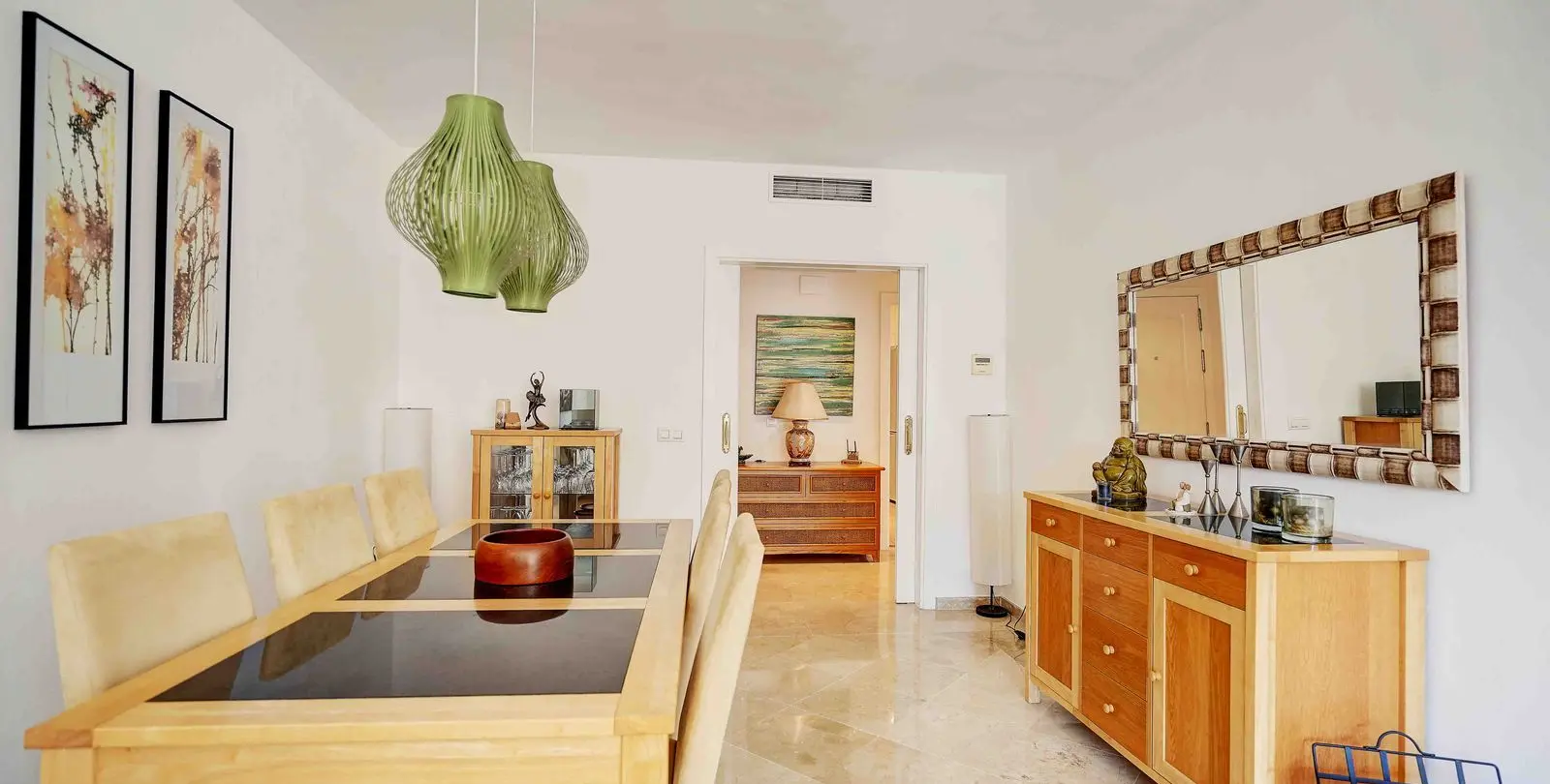Sale of middle floor apartment in Calahonda 6