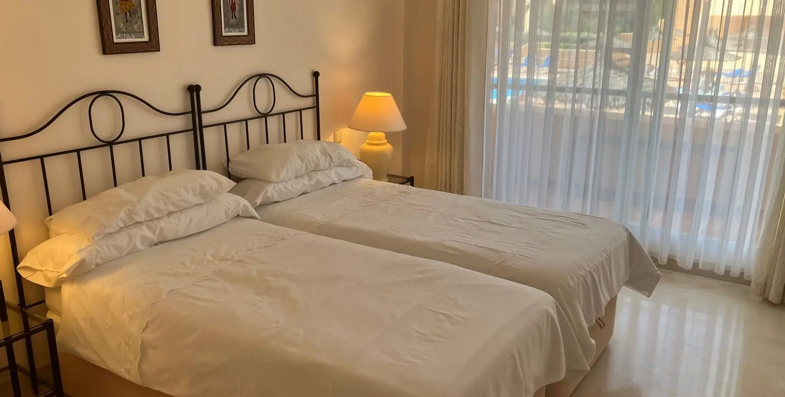 Sale of middle floor apartment in Elviria 6