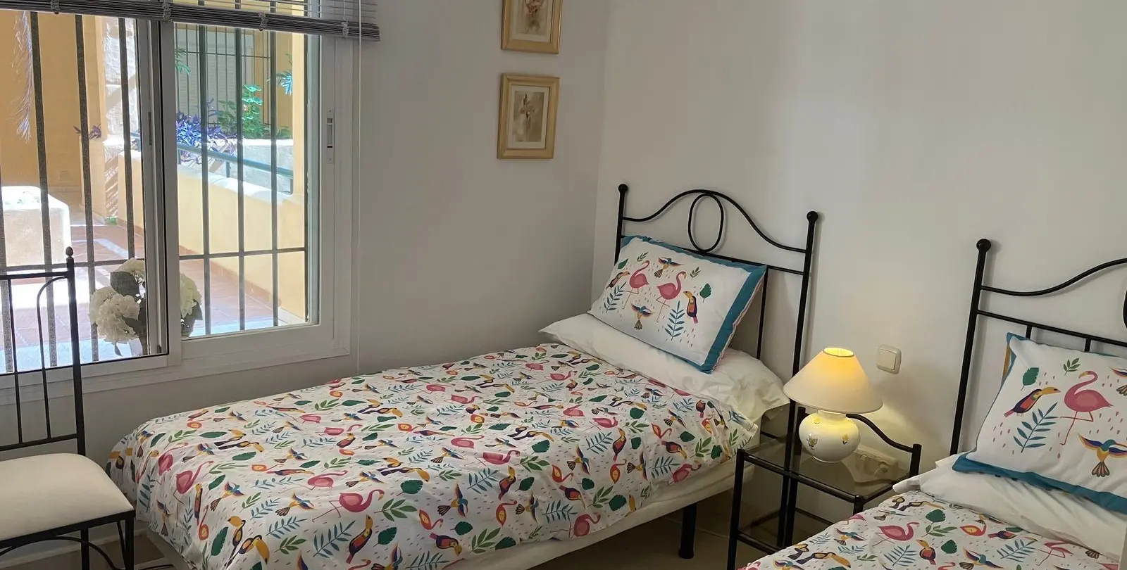 Sale of middle floor apartment in Elviria 8