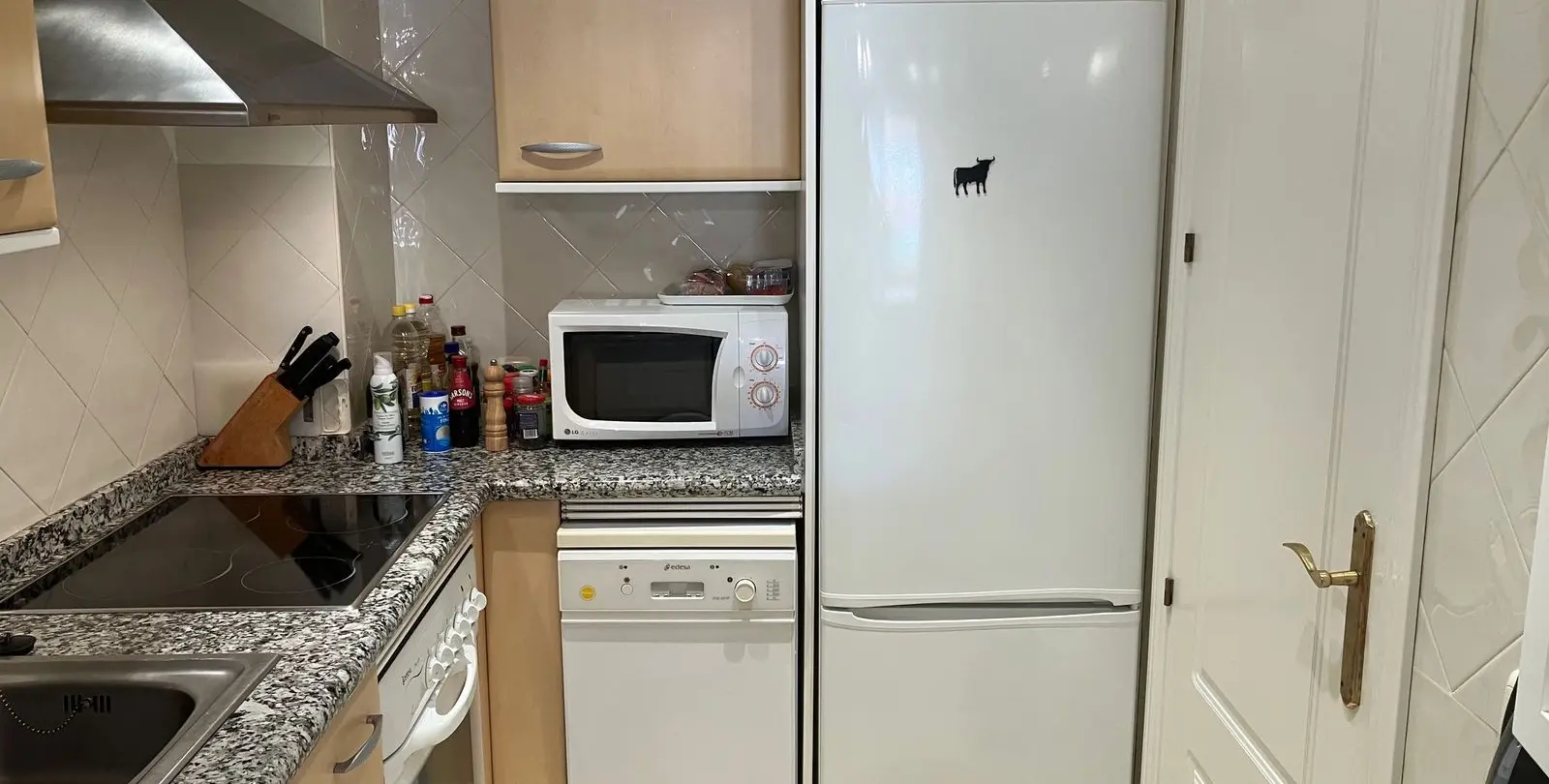 Sale of middle floor apartment in Elviria 9