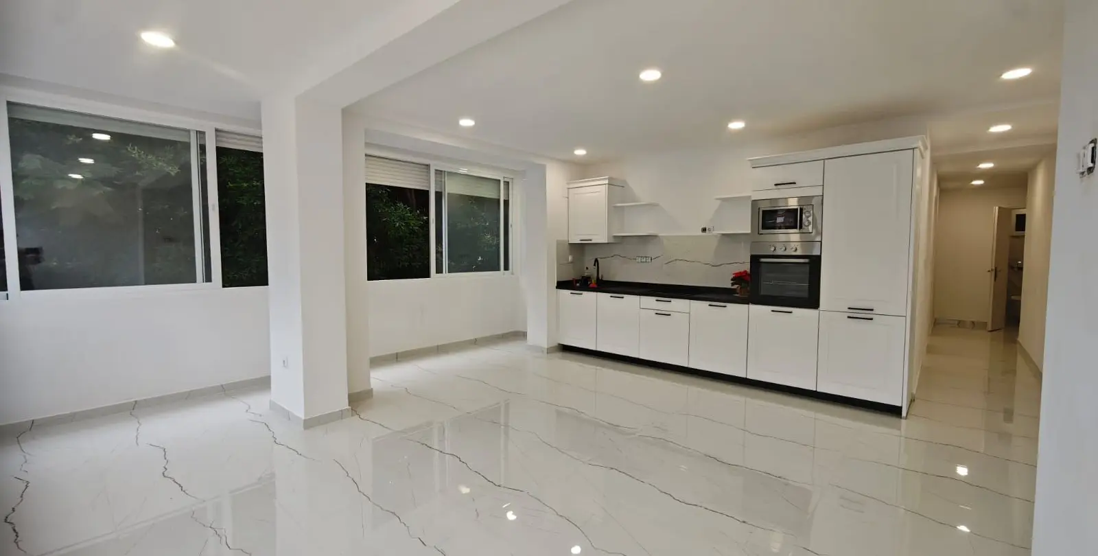 Sale of middle floor apartment in Marbella 1