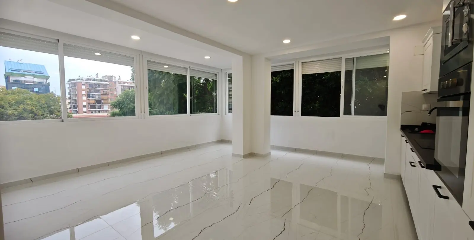Sale of middle floor apartment in Marbella 2