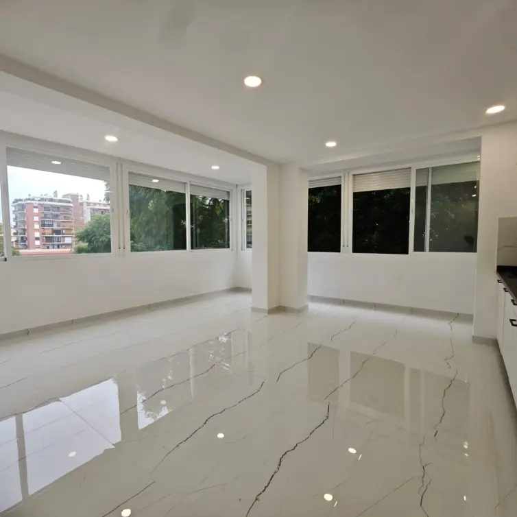 Sale of middle floor apartment in Marbella
