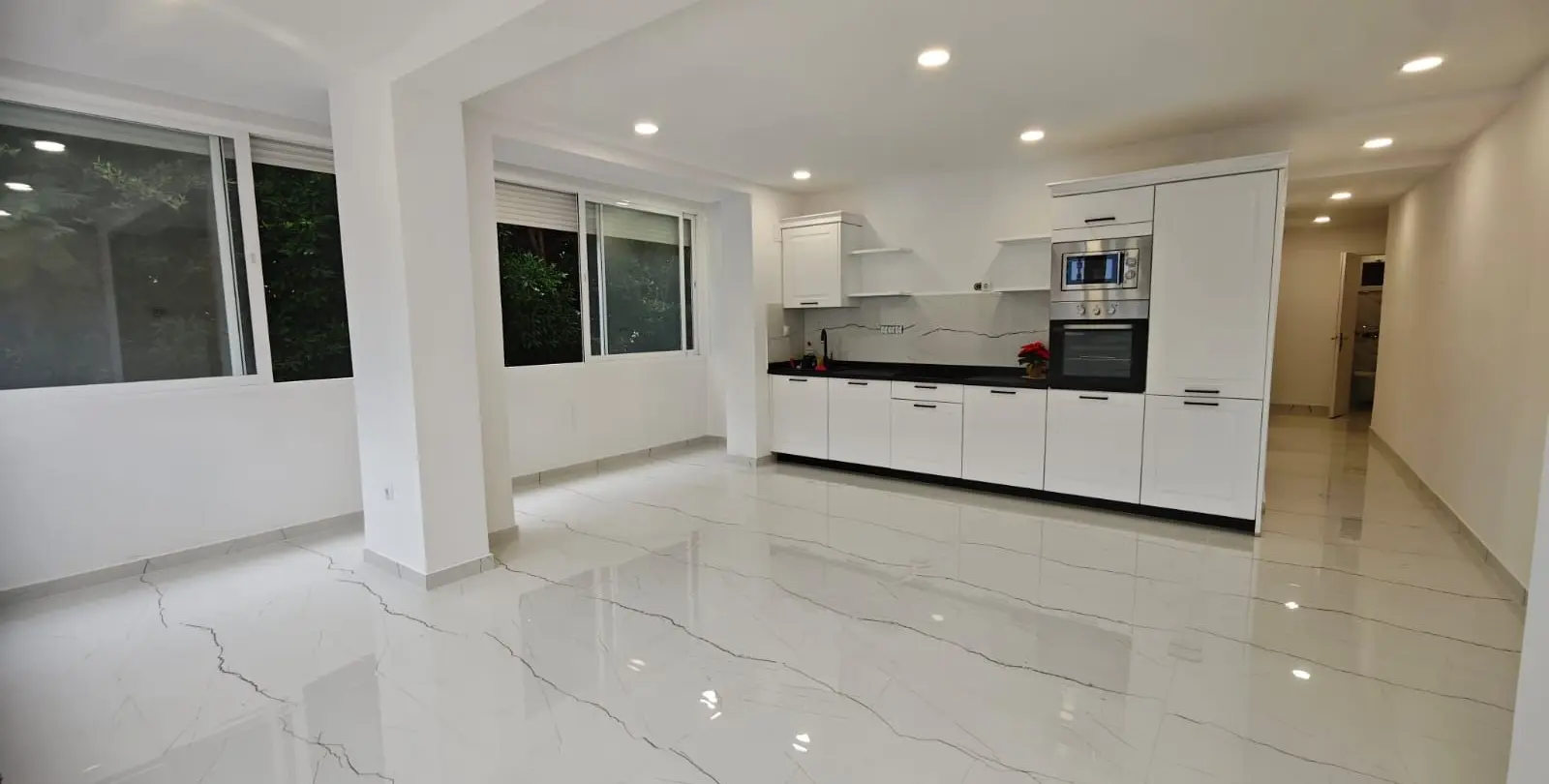 Sale of middle floor apartment in Marbella 3