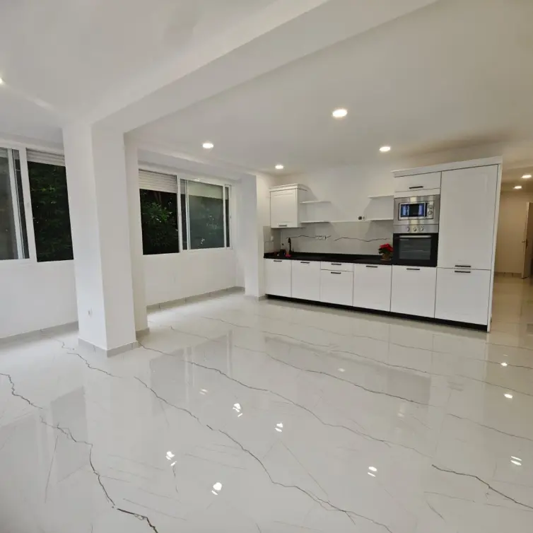 Sale of middle floor apartment in Marbella