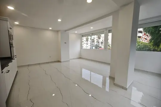 Image 4 thumb