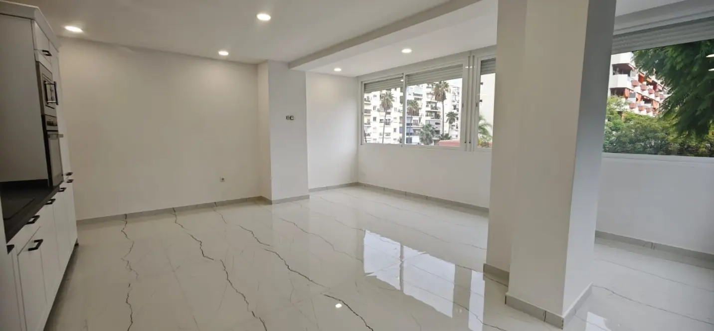 Sale of middle floor apartment in Marbella 3