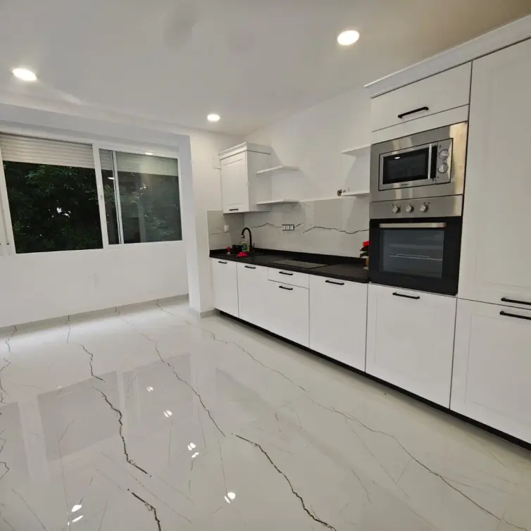 Sale of middle floor apartment in Marbella
