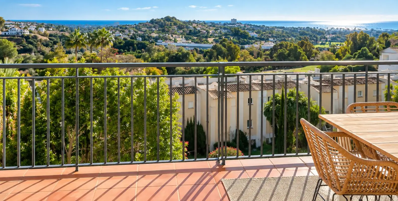 Sale of middle floor apartment in La Quinta 17