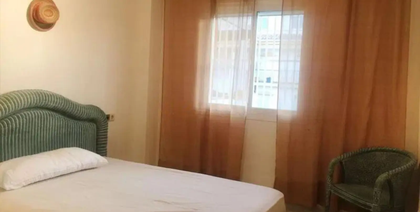 Sale of middle floor apartment in Puerto Banús 4