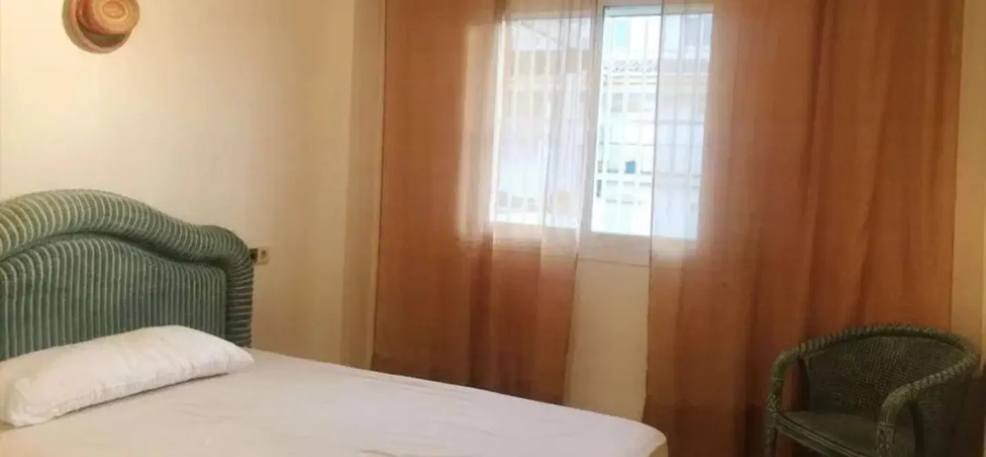 Sale of middle floor apartment in Puerto Banús 3