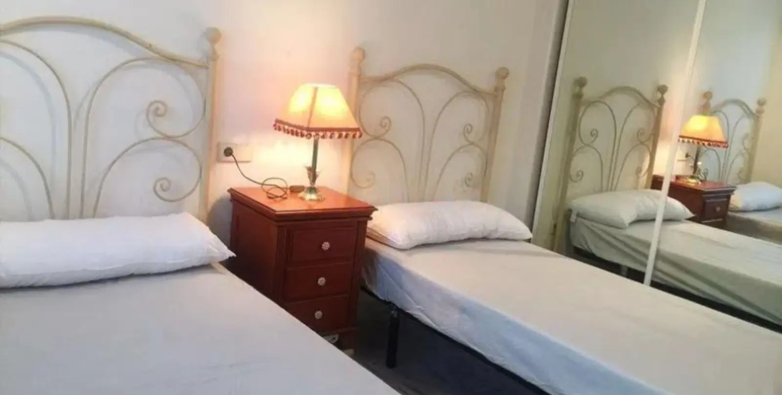 Sale of middle floor apartment in Puerto Banús 5