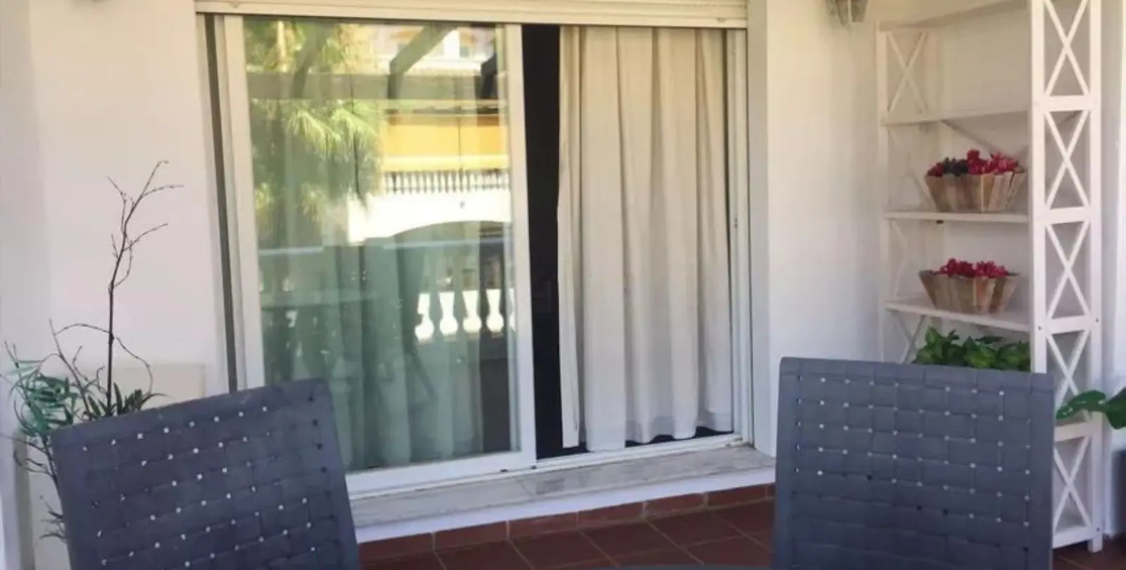 Sale of middle floor apartment in Puerto Banús 7