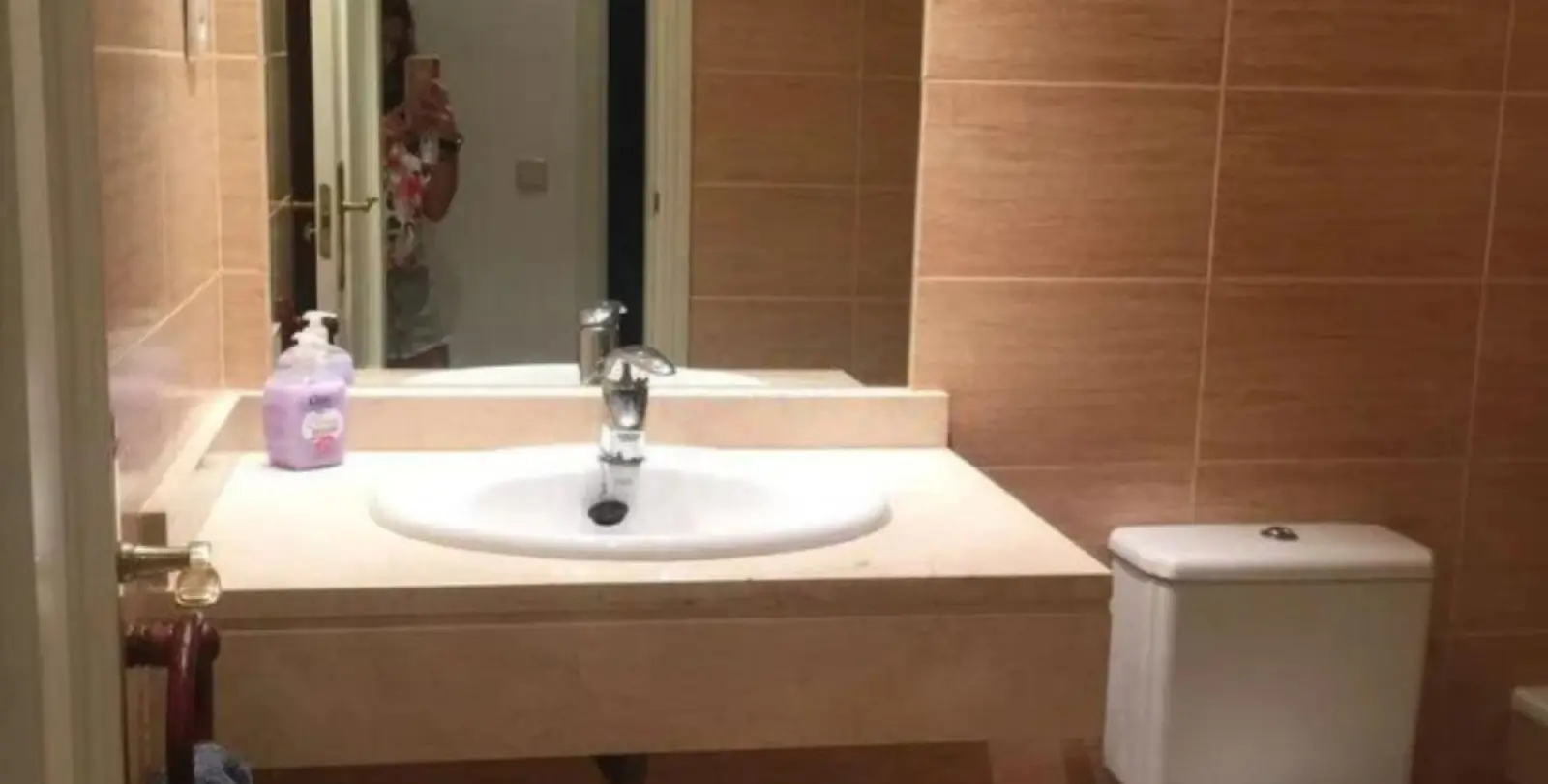 Sale of middle floor apartment in Puerto Banús 16
