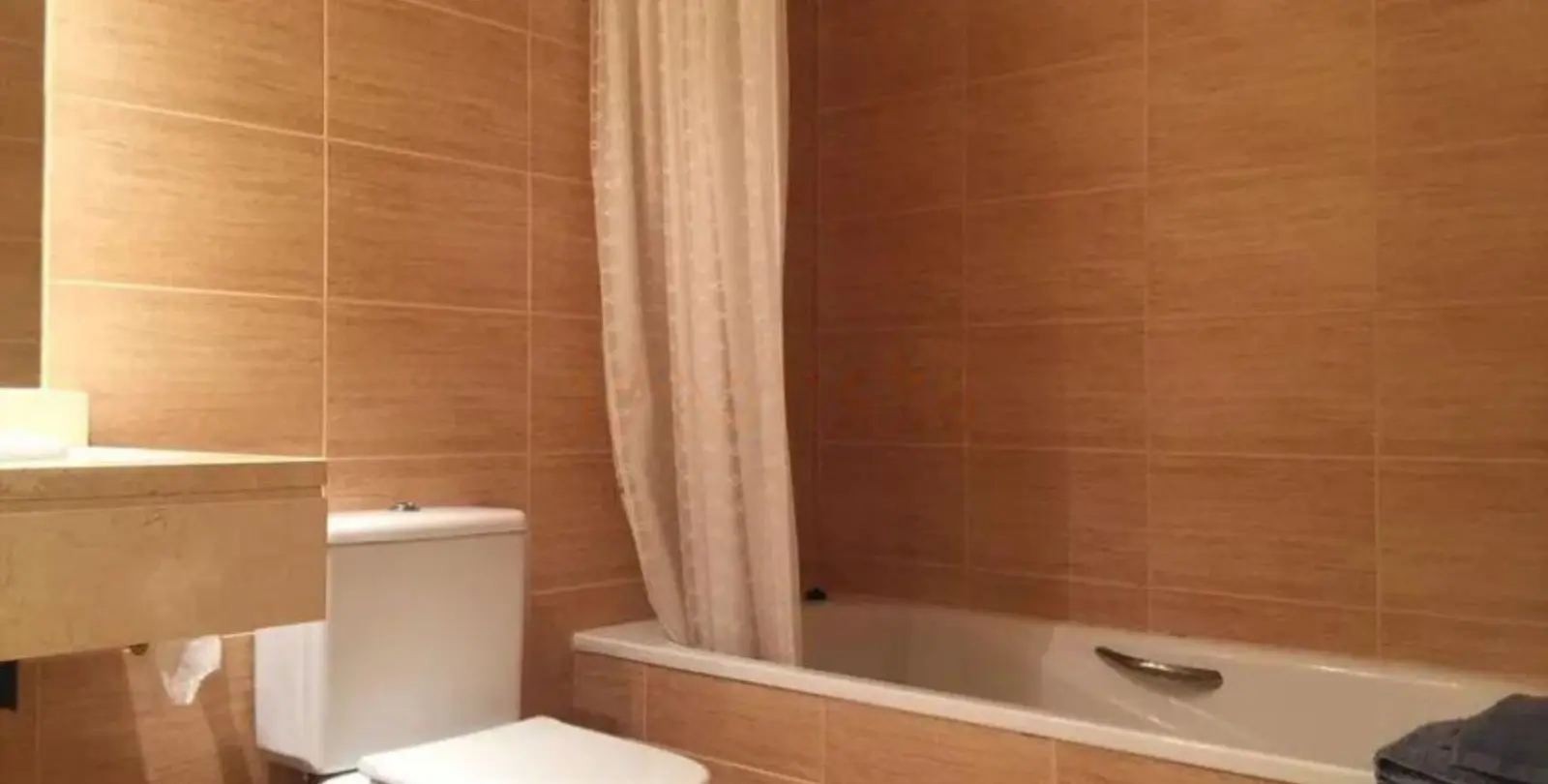 Sale of middle floor apartment in Puerto Banús 17