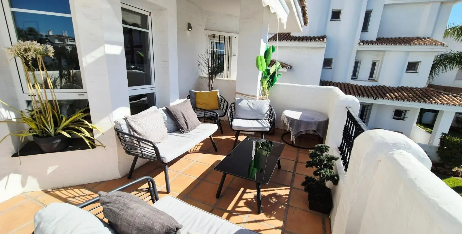 Продажа апартаментов на среднем этаже в Marbella 28