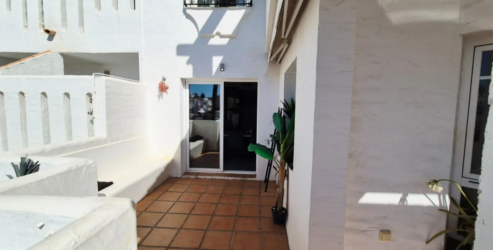 Продажа апартаментов на среднем этаже в Marbella 33