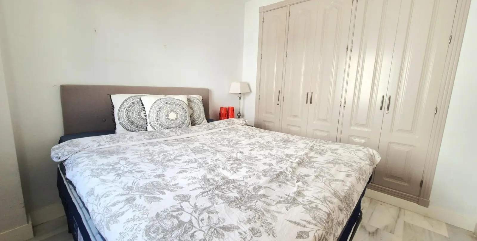 Продажа апартаментов на среднем этаже в Marbella 49