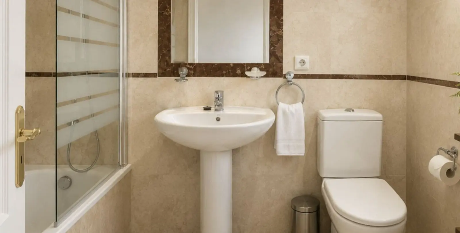 Sale of townhouse in Nueva Andalucía 11