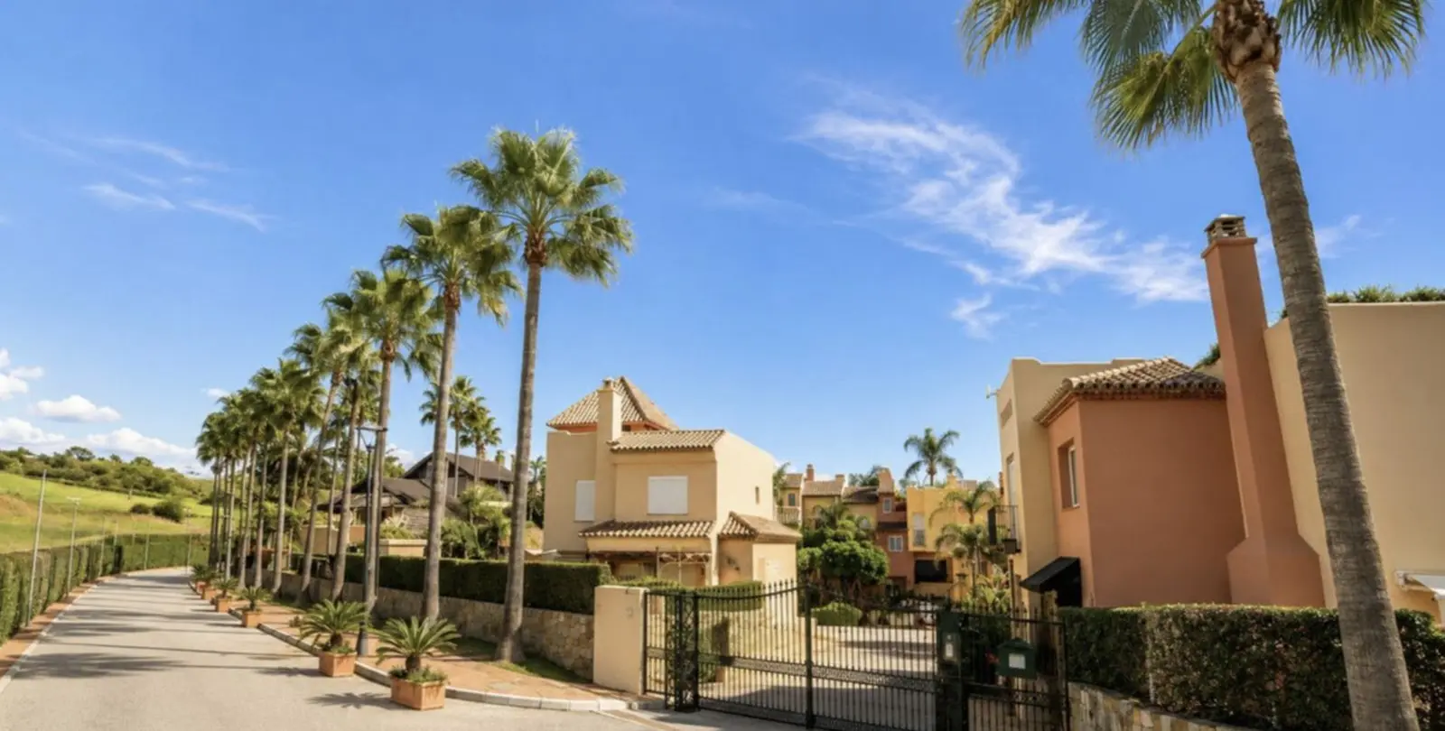 Sale of townhouse in Nueva Andalucía 18