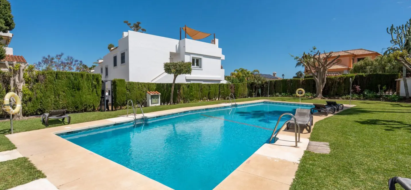 Venta de adosado en Nueva Andalucía 2