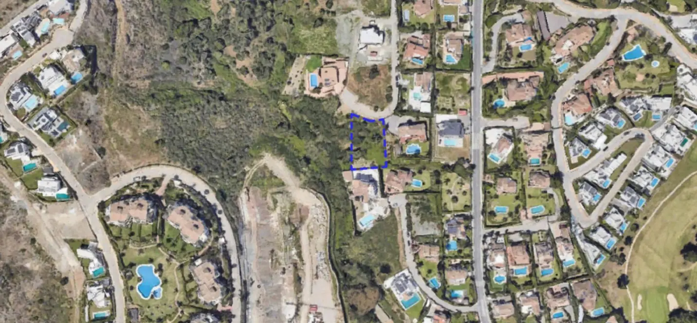 Sale of residential plot in El Paraiso 0
