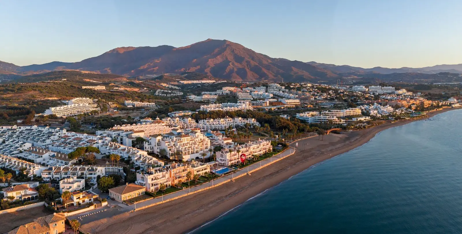 Sale of ground floor apartment in Estepona 1
