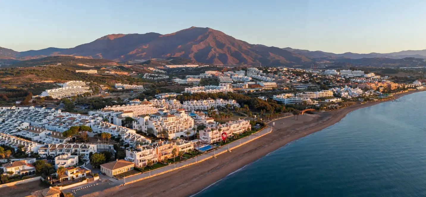 Sale of ground floor apartment in Estepona 0