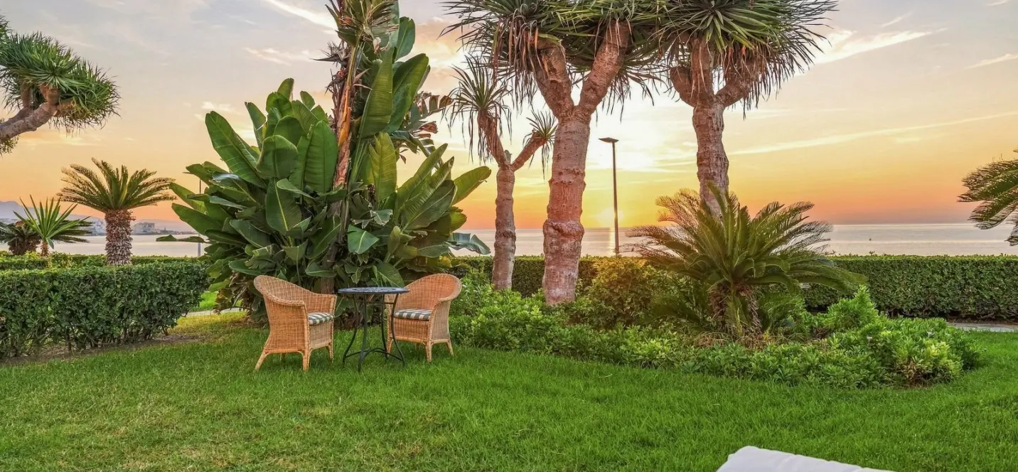Sale of ground floor apartment in Estepona 1