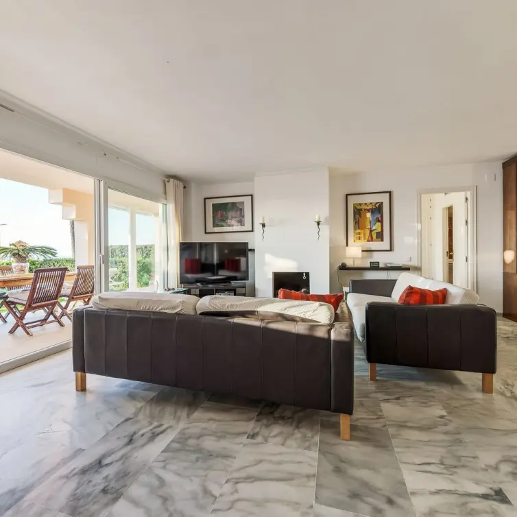 Sale of ground floor apartment in Estepona