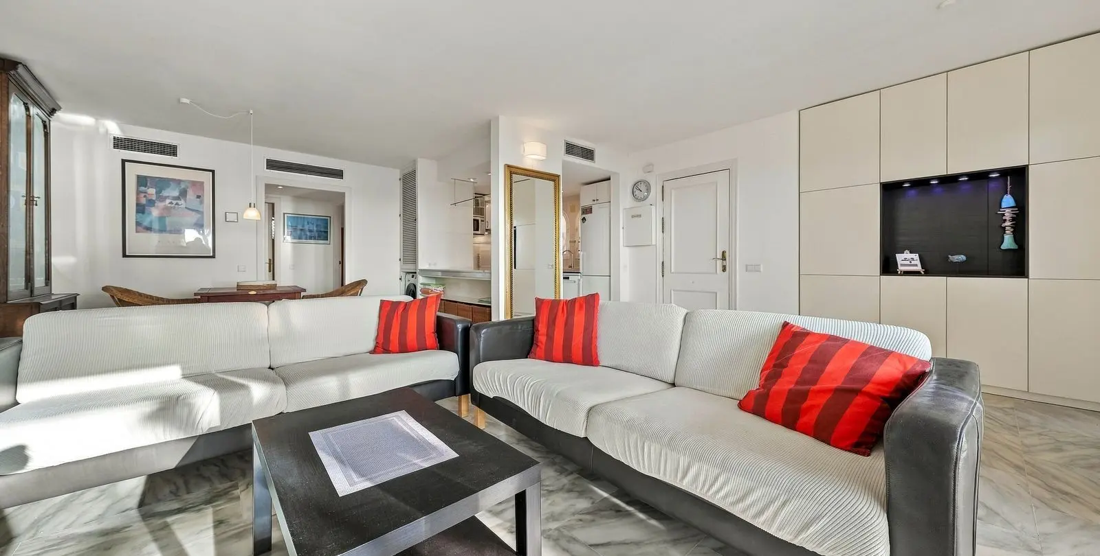 Sale of ground floor apartment in Estepona 11
