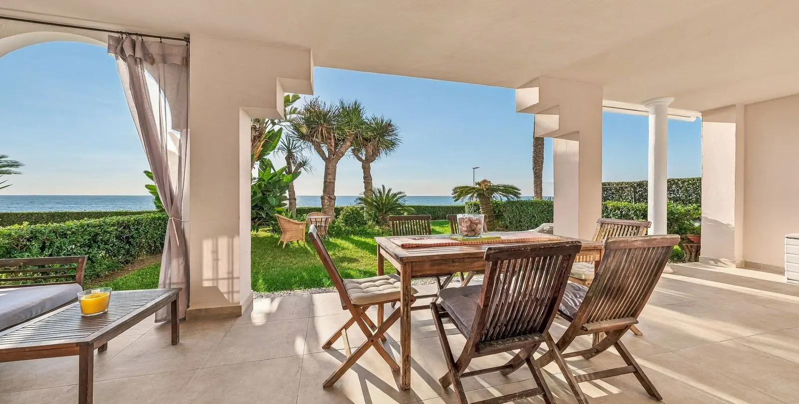 Sale of ground floor apartment in Estepona 12