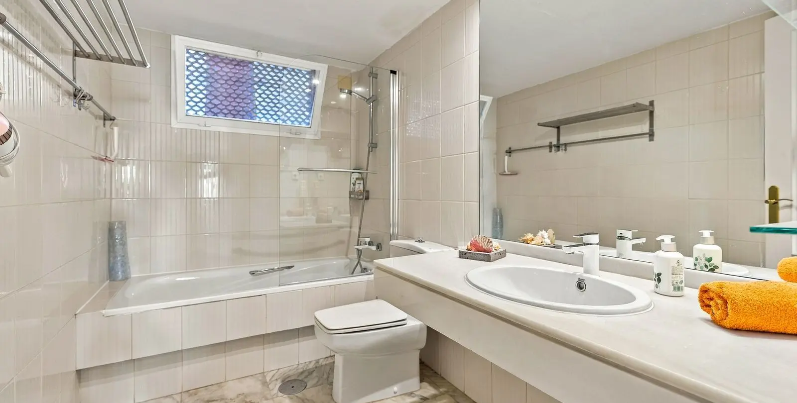 Sale of ground floor apartment in Estepona 23