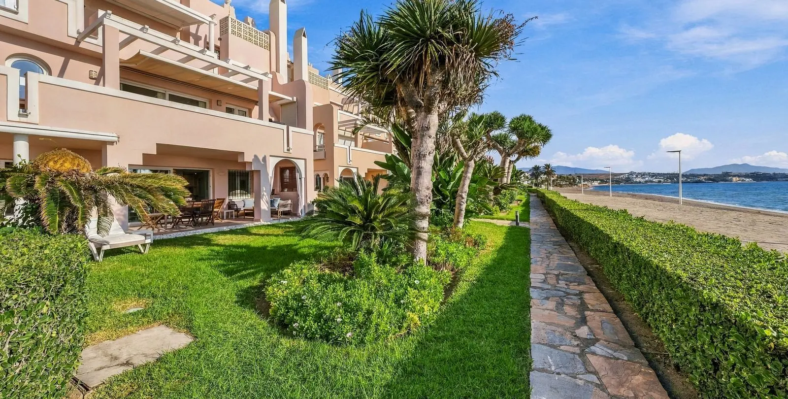 Sale of ground floor apartment in Estepona 29