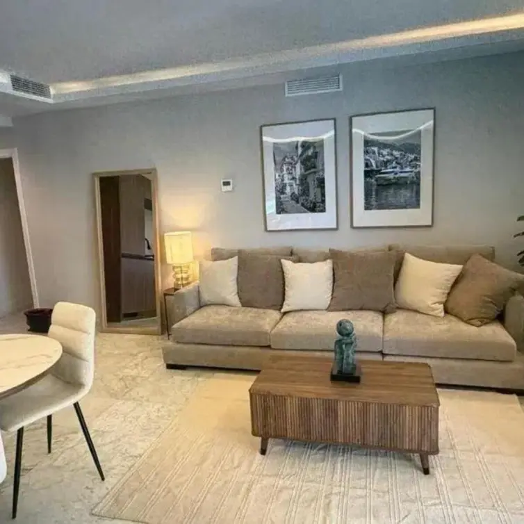 Sale of middle floor apartment in The Golden Mile
