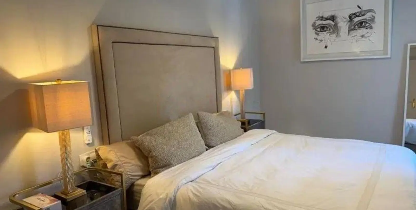Sale of middle floor apartment in The Golden Mile 8