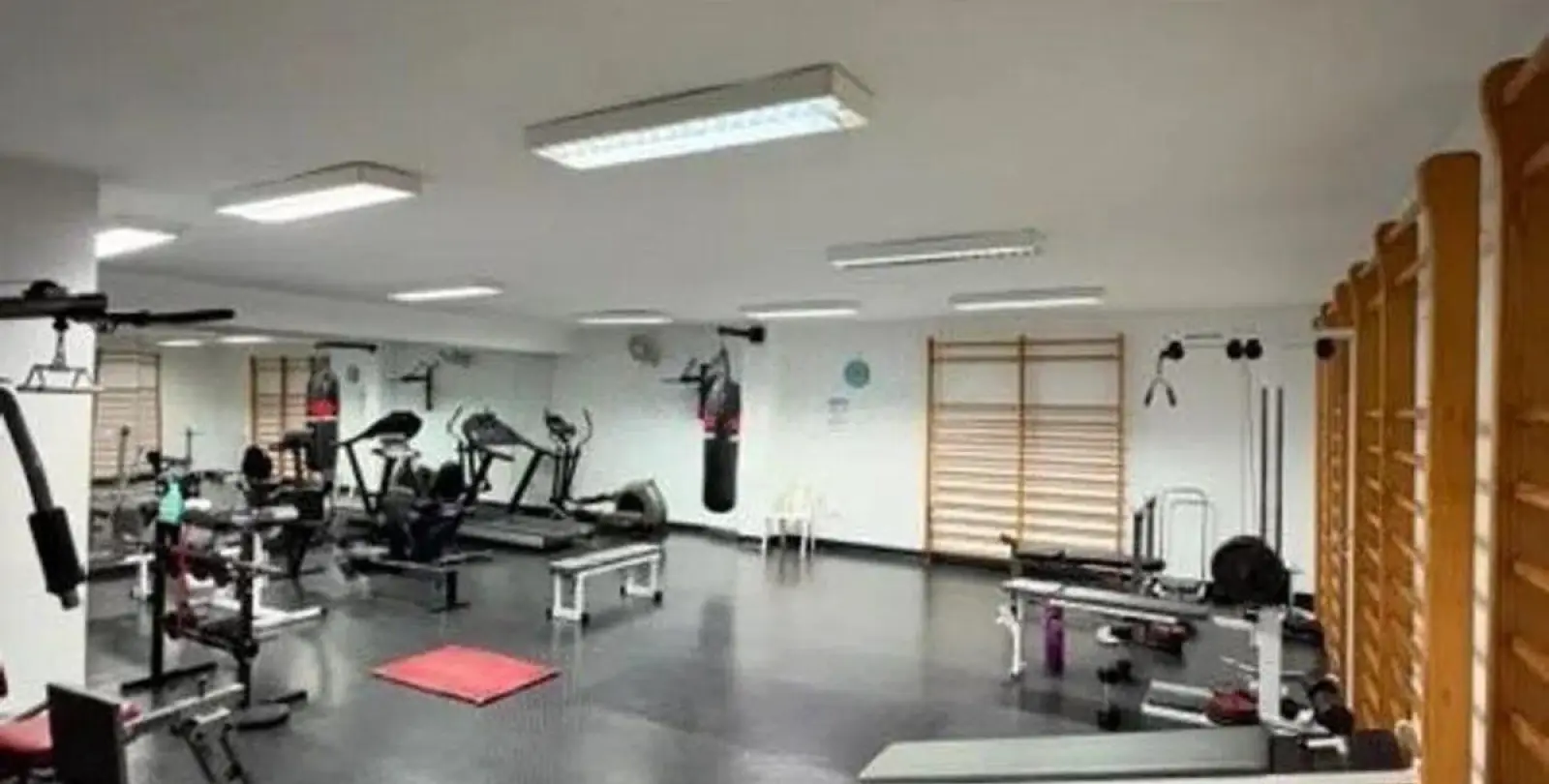 Sale of middle floor apartment in The Golden Mile 12