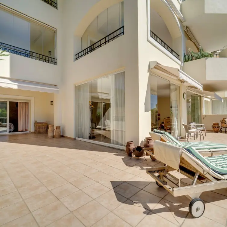 Sale of ground floor apartment in Elviria