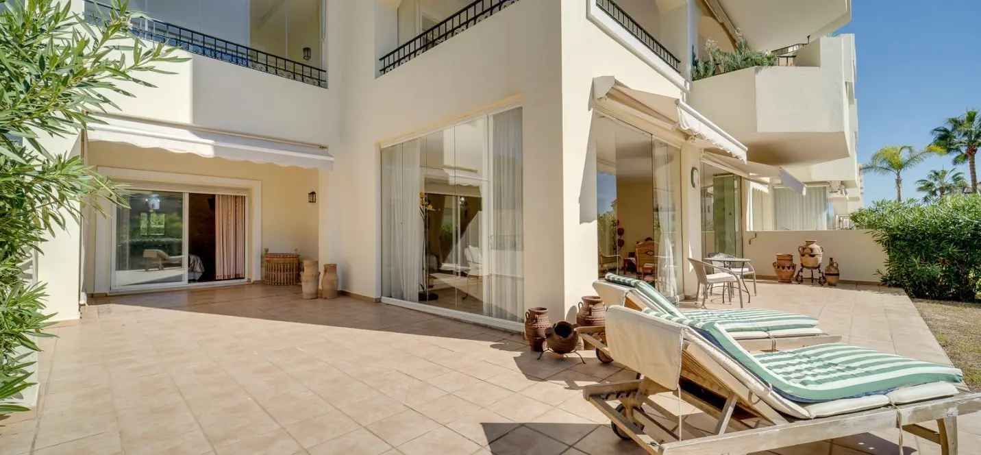 Sale of ground floor apartment in Elviria 0