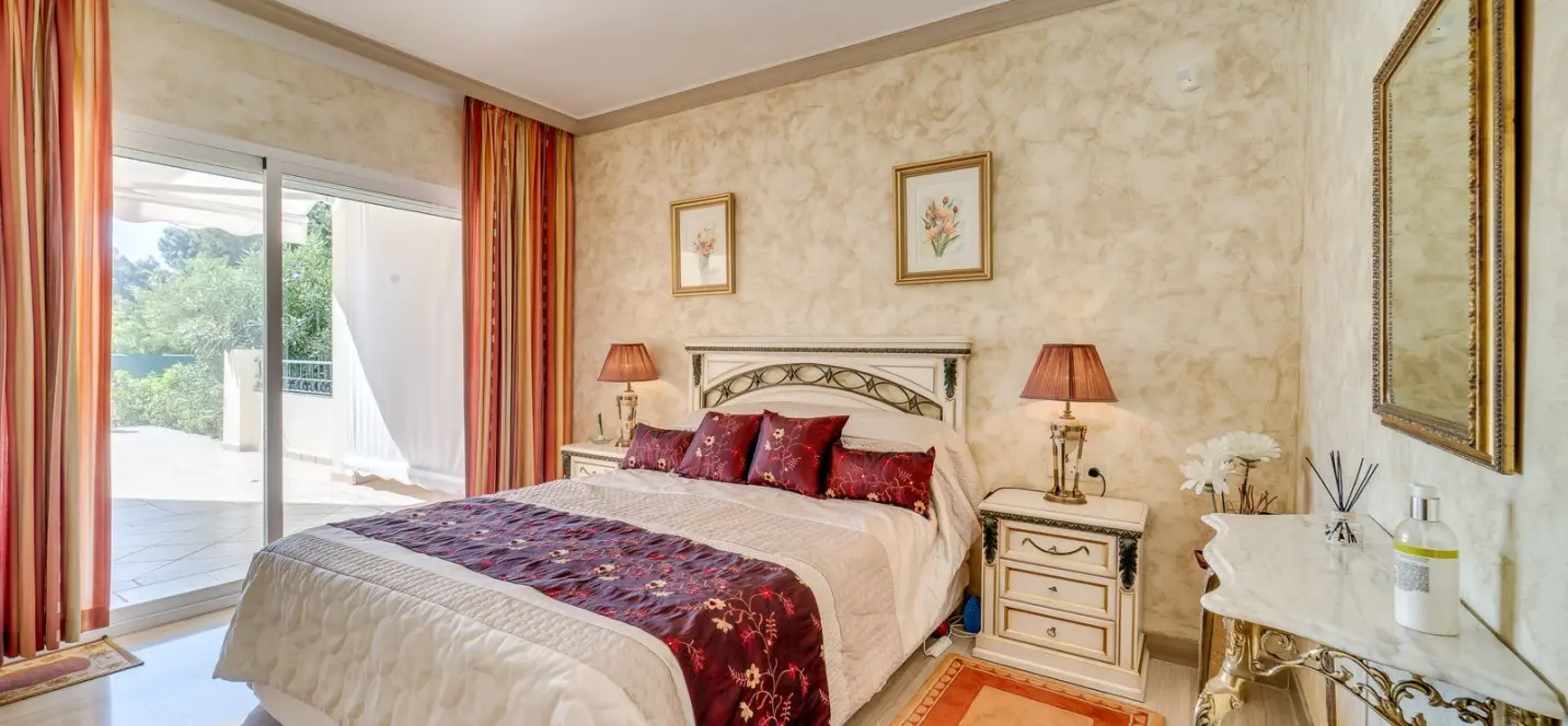 Sale of ground floor apartment in Elviria 4