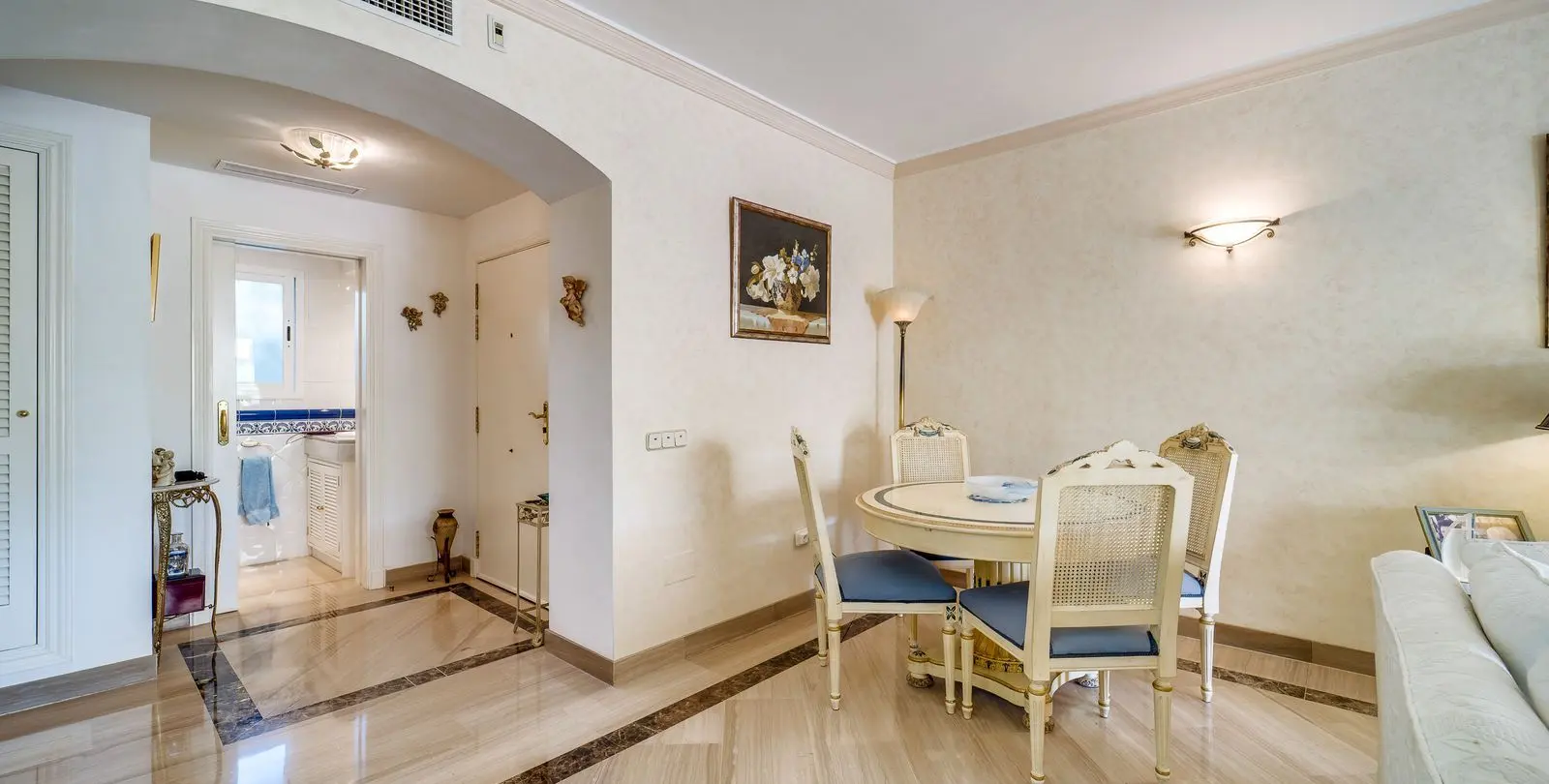 Sale of ground floor apartment in Elviria 8