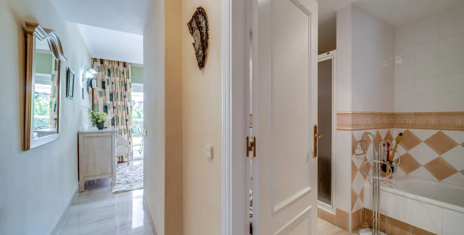 Sale of ground floor apartment in Elviria 12