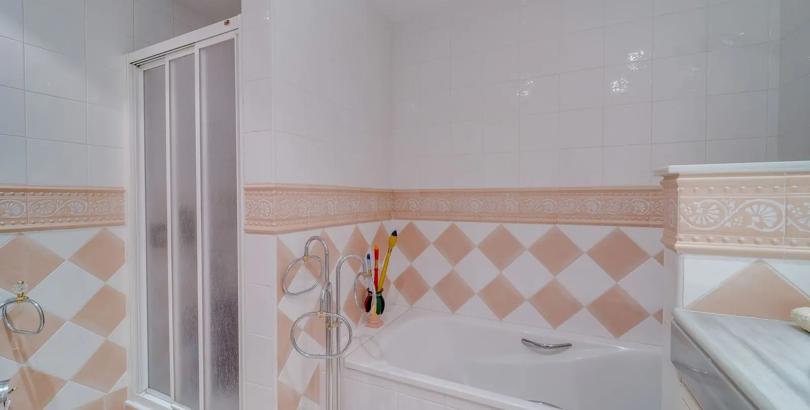Sale of ground floor apartment in Elviria 14