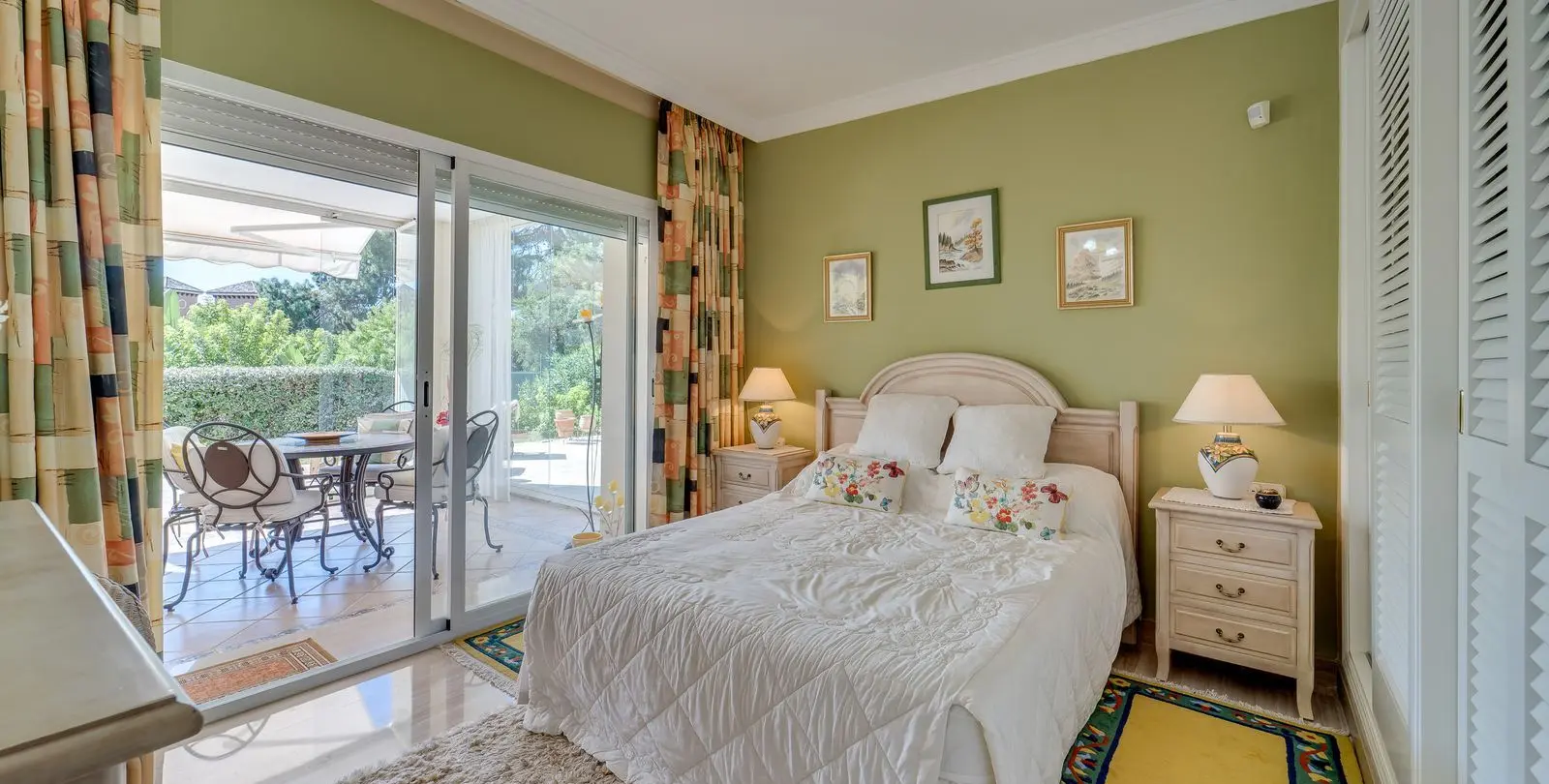Sale of ground floor apartment in Elviria 15
