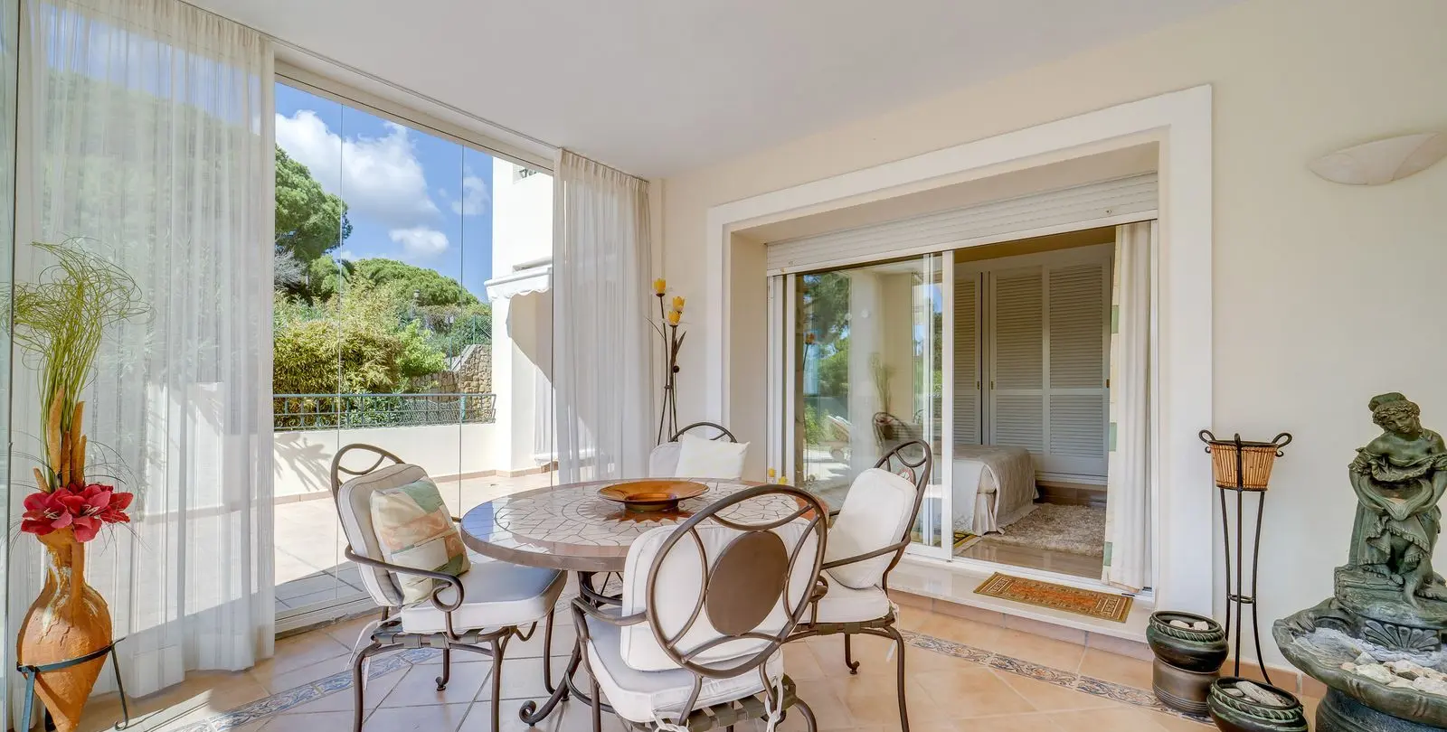 Sale of ground floor apartment in Elviria 22