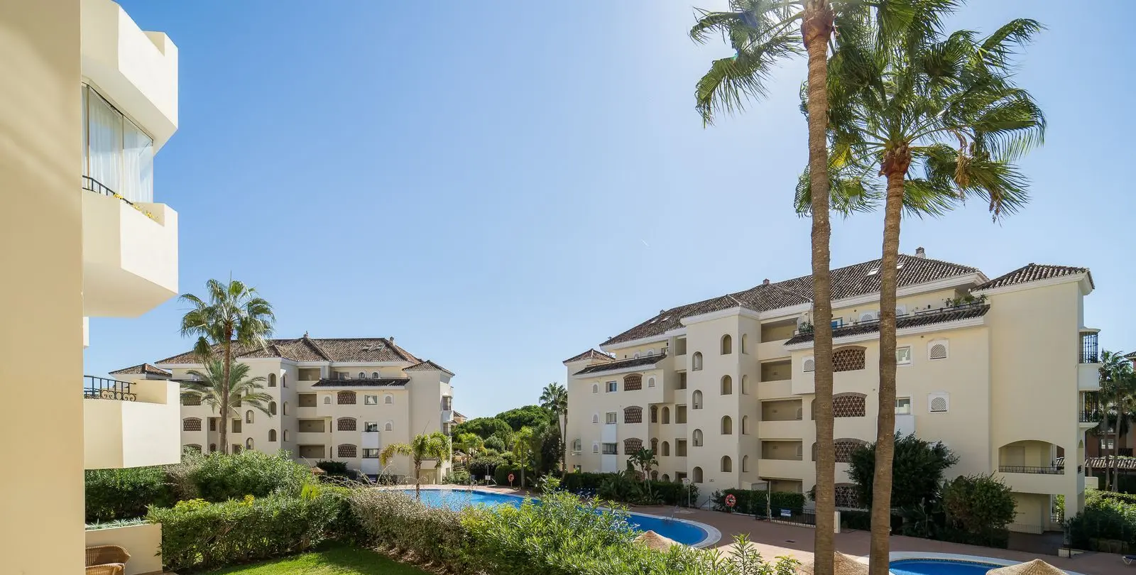 Sale of ground floor apartment in Elviria 29