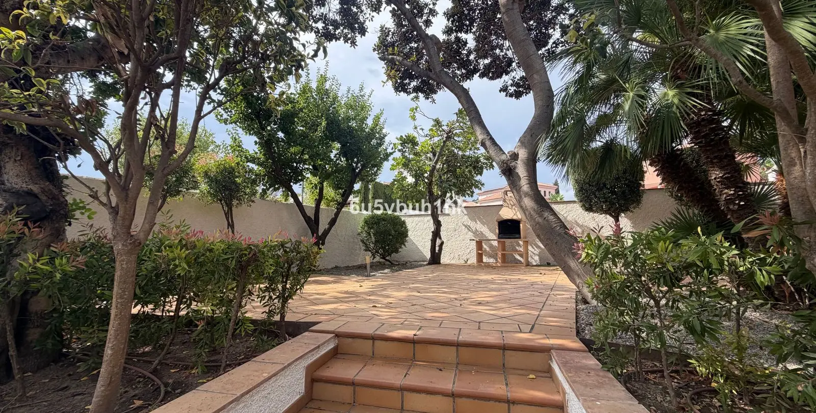 Sale of detached villa in Estepona 5