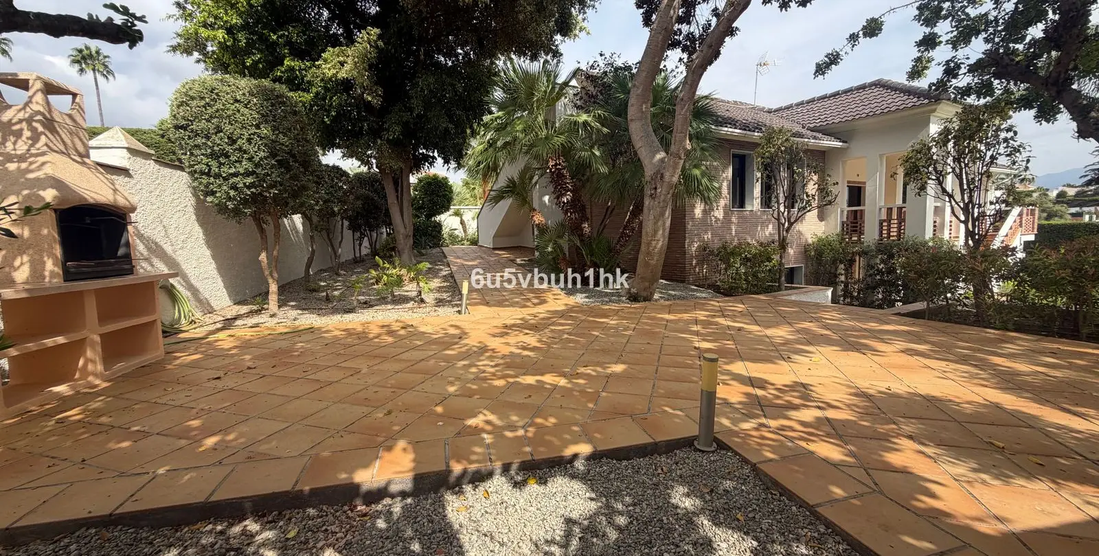 Sale of detached villa in Estepona 6