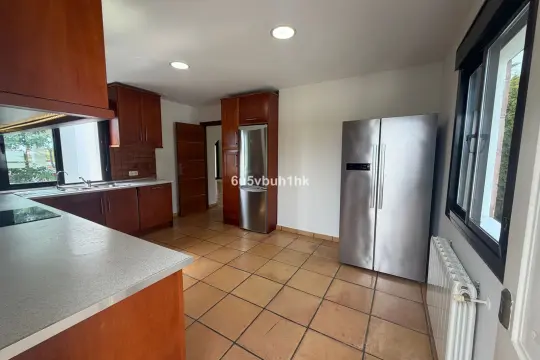 Image 8 thumb