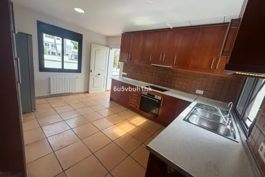Image 9 thumb